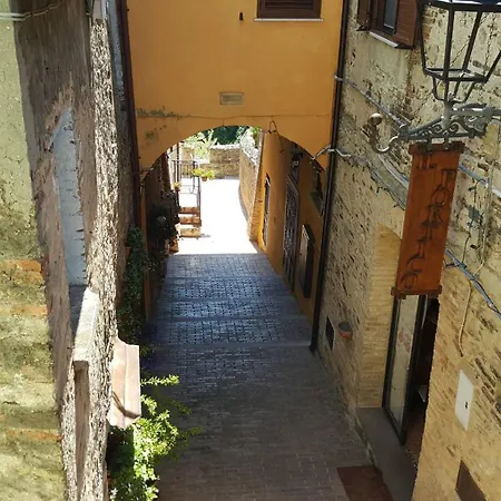 Sotto Al Portico *